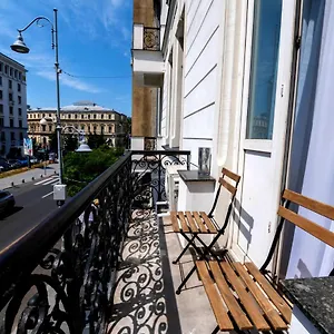 דירה Ultracentral Cozy On Calea Victoriei With Amazing View, בוקרשט