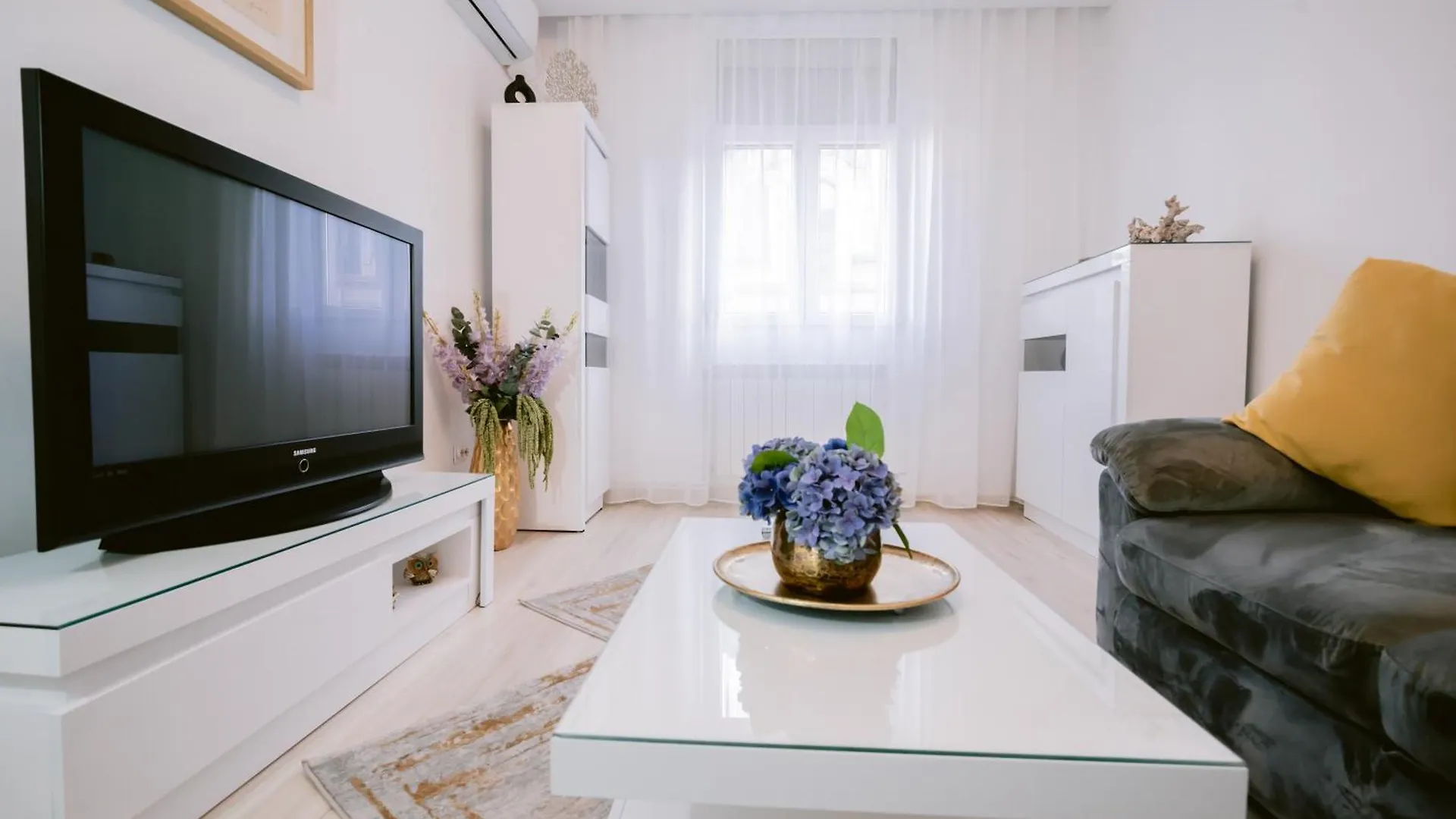Historic Bucharest Hideway Apartment